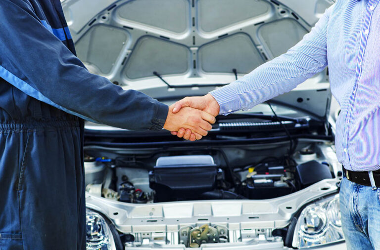 Por qué los coches eléctricos no tienen transmisión manual